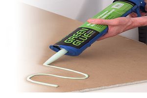 Клей Green Glue, разработанный для звукоизоляционной промышленности